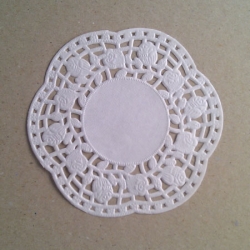 Spitzenuntersetzer aus Papier, weiss, rund