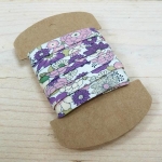 Cinta bies algodn, flores lila, 2.7m